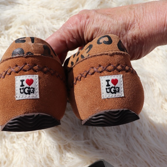 Uggs Slippers Cheetah I HEART UGG like new!!! - Picture 2 of 4